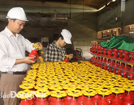 'Nặng nợ' với nghề đúc gang